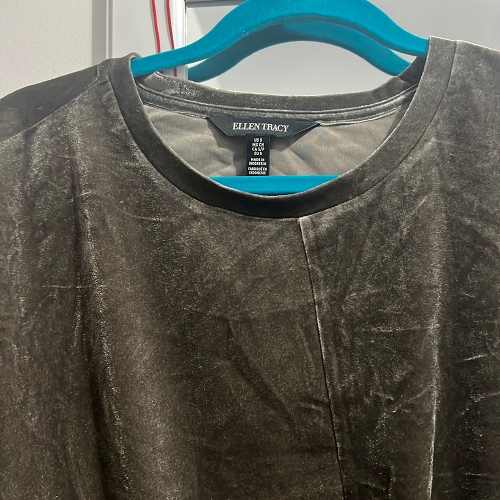 Ellen Tracy full sleeve top